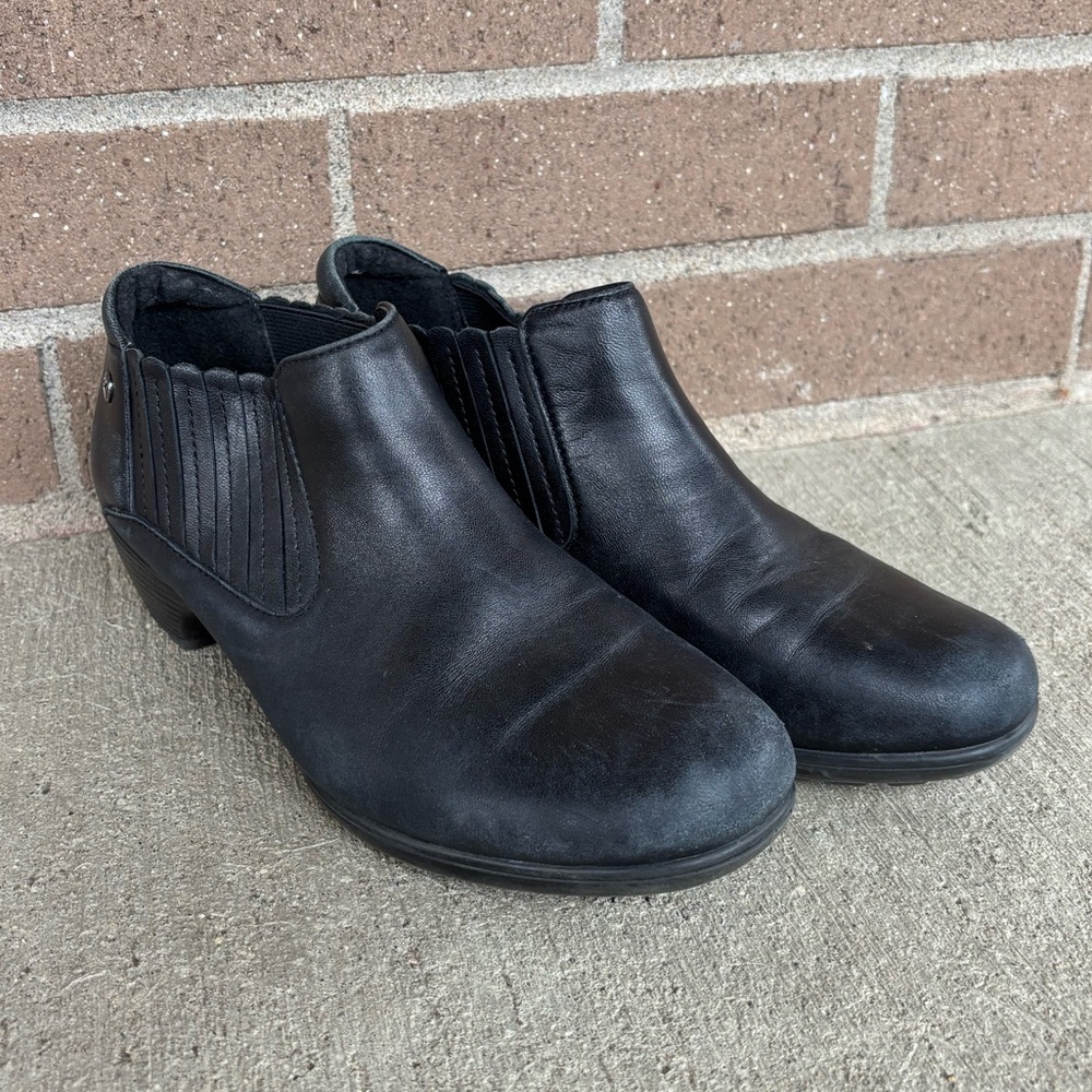 Romika Black Leather Ankle Booties